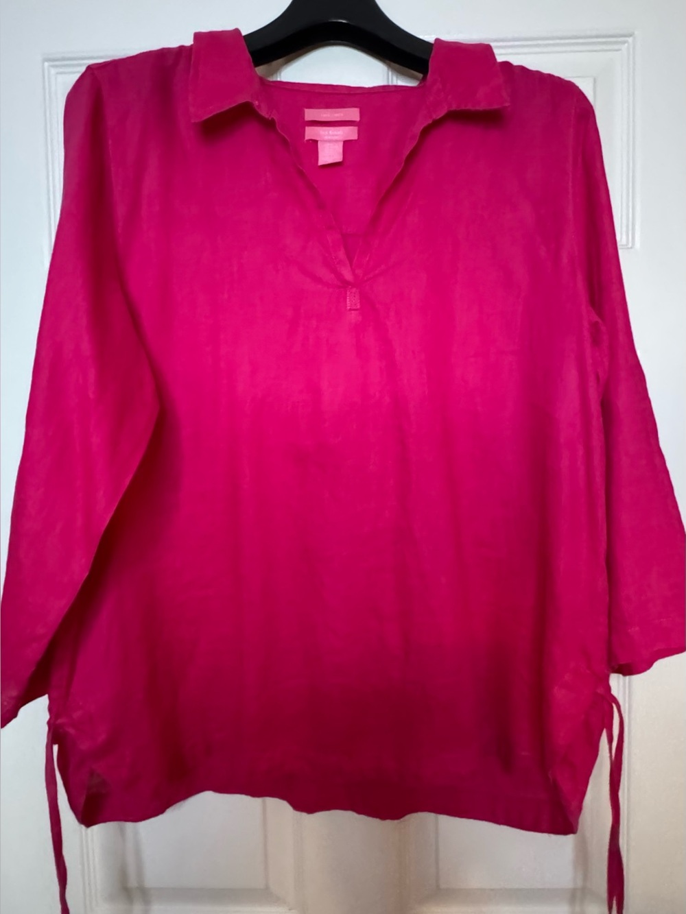 Isaac Mizrahi Hot Pink V-Neck Long Sleeve Tunic with Side Ties. 100% linen.